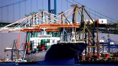 كم سنة تحتاجها مصر لتصل صادراتها إلى 100 مليار دولار؟ دراسة مجلس الوزراء توضح