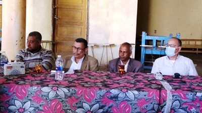 فرق عمل لجنة حياة كريمة تستكمل جلسات الاستماع مع أهالى المنصورية بأسوان