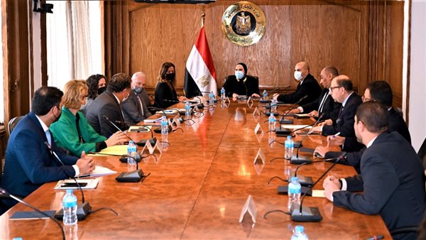 نيفين جامع وزيرة