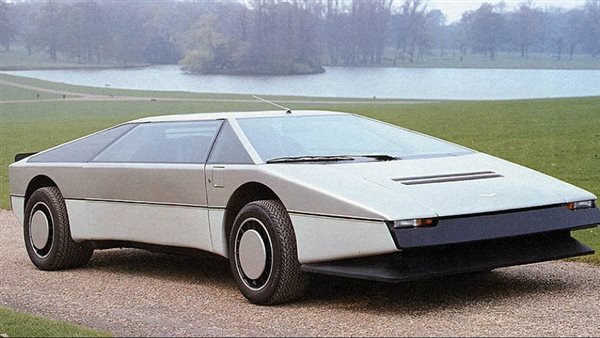 أستون مارتن bulldog