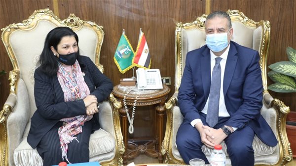 محافظ المنوفية وممثلة