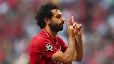 مايكل أوين: محمد صلاح لديه فرصة الفوز بالكرة الذهبية.. وسأُفاجأ حال رحيله عن ليفربول 