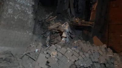 انهيار منزلين بحي غرب أسيوط دون وقوع خسائر بشرية | صور