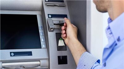 شكاوى متكررة من أعطال ماكينات ATM.. ومتخصصون يوضحون أسباب العطل وكيفية استرداد الأموال