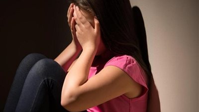 أول تحرك من حماية الطفل بشأن واقعة تعذيب مدمن شابو لابنته في قنا