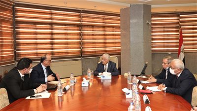 سفير تونس بالقاهرة يطالب بإيفاد الخبراء التربويين لنقل تجربة تطوير التعليم في مصر