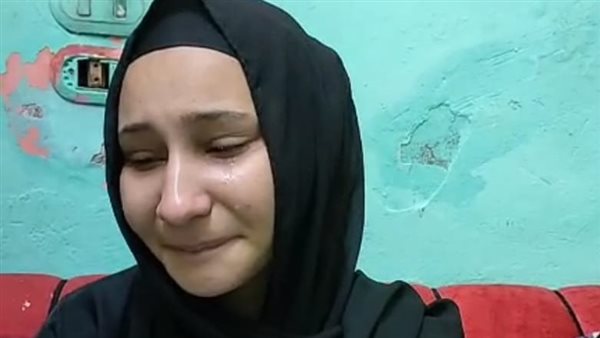 والدة الطفلة 