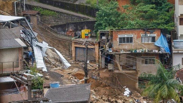 آثار الفيضانات في