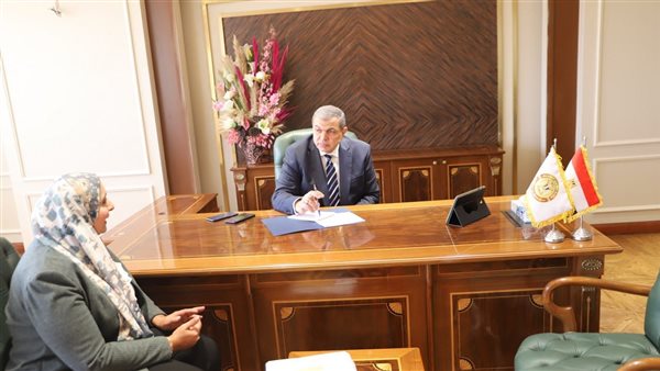 وزير القوى العاملة