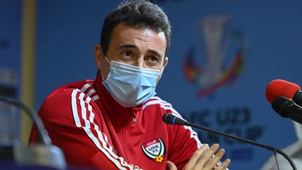 مدرب منتخب الإمارات