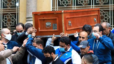 تشييع جنازة أحمد مصطفى نجم الزمالك السابق | صور