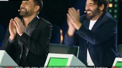 لجنة تحكيم الغناء تقف دعما لـ شقيقتين في أول حلقة من الدوم