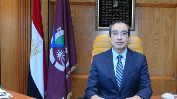 رئيس جامعة الفيوم