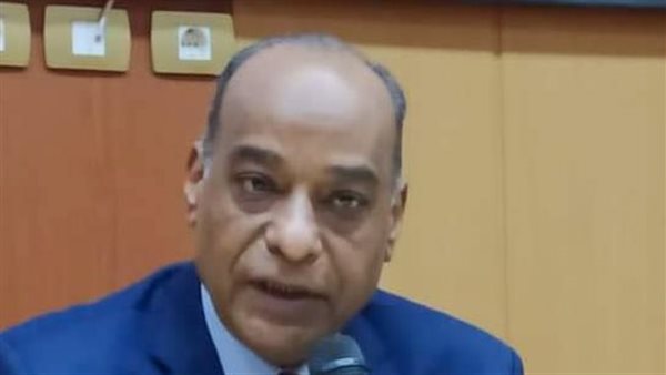 الدكتور أكرم حسن