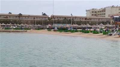 أجواء باردة بالغردقة ونشاط للرياح تزامنا مع منخفض الأخدود العلوي| صور وفيديو 