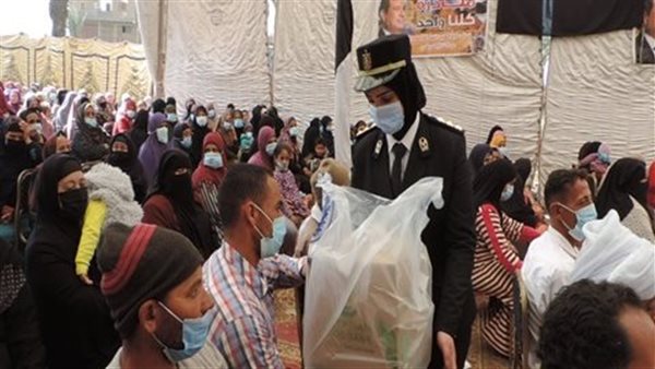 توزيع مواد غذائية