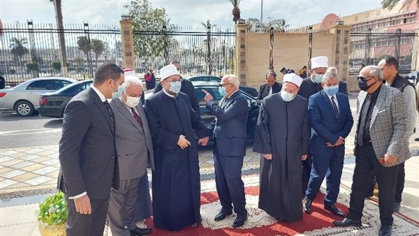 محافظ بورسعيد يستقبل