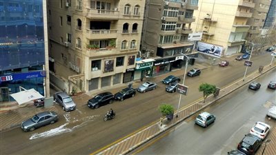 سيولة وأمطار خفيفة.. تعرف على الحالة المرورية في ميادين ومحاور القاهرة والجيزة