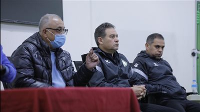 أشرف نصار يحفز لاعبي البنك الأهلي والجهاز الفني قبل مواجهة بيراميدز