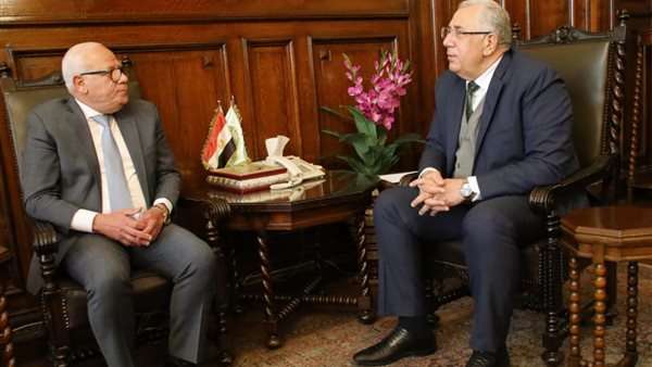 وزير الزراعة ومحافظ