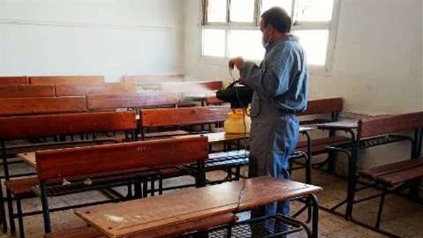 تعقيم الفصول قبل