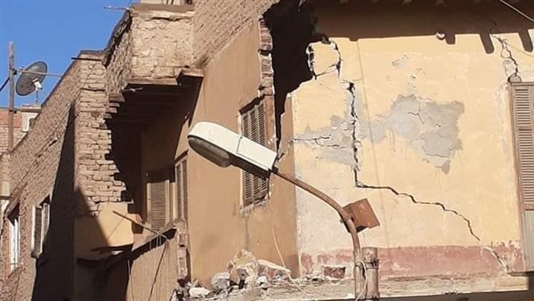 انهيار جزئي لعقار