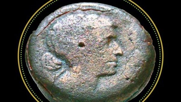 عملة من البرونز لكليوباترا