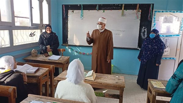 بدء الدراسة بمعاهد