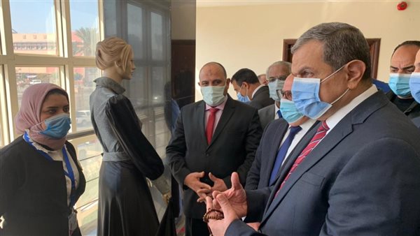 وزير القوي العاملة