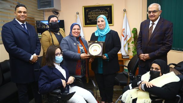 وزيرة التضامن تفتتح