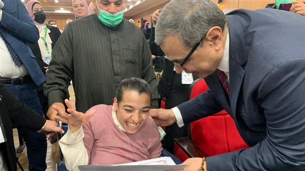 وزير القوي العاملة