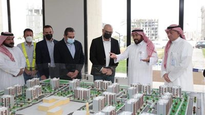 في زيارة لـ السعودية: وزير الإسكان يستعرض مع نظيره السعودي التجربة العمرانية في البلدين