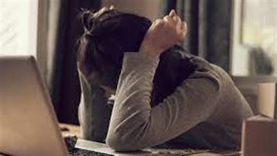 كيف يؤثر القلق والتوتر في التركيز.. إخصائية نفسية توضح: الاكتئاب يُحدث تشتتًا عقليا