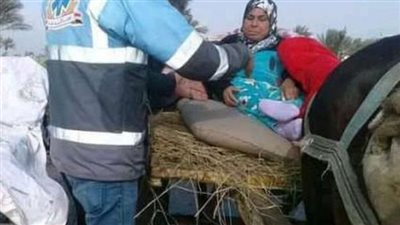 نقل مرضى الغسيل الكلوي على عربة كارو يثير الغضب بين الأهالي ببورسعيد | فيديو