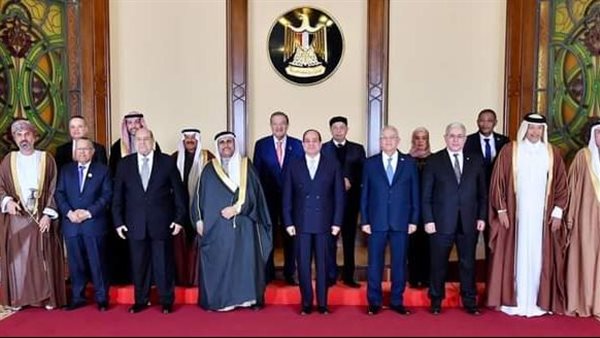 السيسي مع وفدًا من