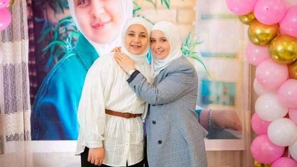 جنى مقداد بالحجاب