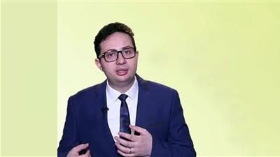 ادعي أنه طبيب أخصائي ومعالج بالأعشاب.. تفاصيل إحالة أحمد أبو النصر للمحاكمة 