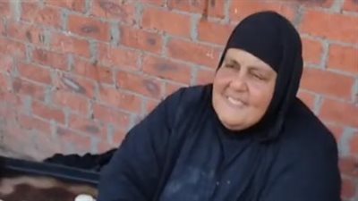 بائعة فطير مشلتت بالمنوفية: لجأت للشغلانة دي عشان أربي عيالي | بث مباشر