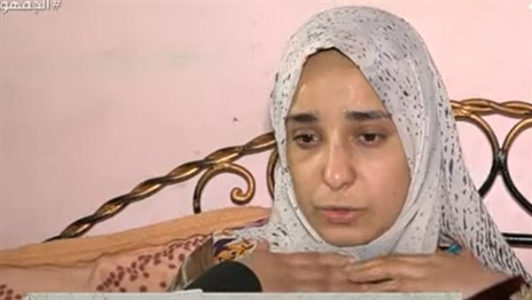 الزوجة هالة 