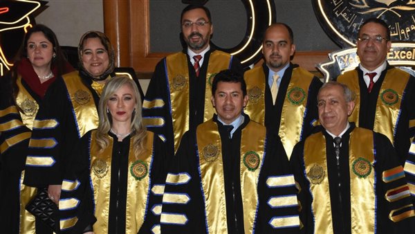 وزير الشباب يشهد