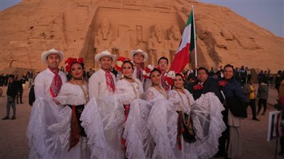 بمشاركة 8 فرق مصرية.. احتفالية كبرى استعدادًا لظاهرة تعامد الشمس بأبو سمبل 