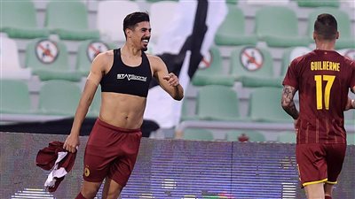 بغداد بونجاح: السد يستحق التتويج بالدوري القطري.. وهدفنا القادم أبطال آسيا