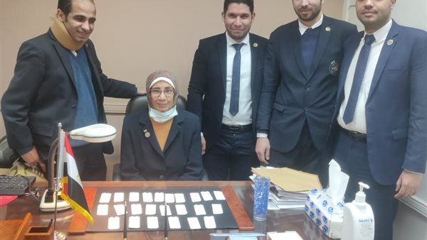  رجال الجمارك بالإدارة