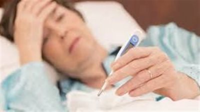 من فيروس كورونا لالتهاب رئوي.. 8 أسباب شائعة وراء الإصابة بالحمى منخفضة الدرجة