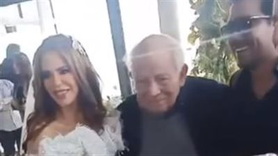 أول ظهور لـ رشوان توفيق بعد تعافيه من كورونا في حفل زفاف دنيا عبد العزيز 