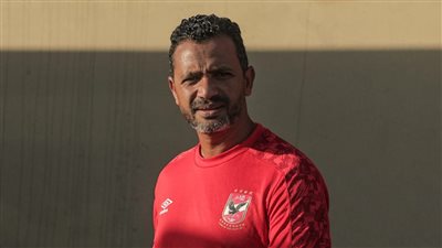 قمصان يعلن تشكيل الأهلي لمباراة الدفاع الجوي الودية 