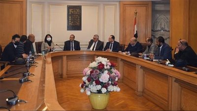 اجتماع بين الجمارك وغرفة القاهرة لخفض زمن الإفراج الجمركي عن البضائع وتكلفة السلع