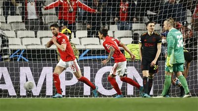 التعادل الإيجابي يحسم نتيجة مباراة بنفيكا وأياكس أمستردام في دوري الأبطال