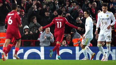 محمد صلاح يسجل هدف ليفربول الثالث أمام ليدز في الدوري الإنجليزي