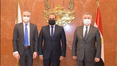 سفير مولدوفا يزور غرفة القاهرة لبحث سبل زيادة التبادل التجاري والاستثماري